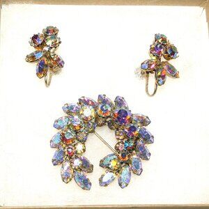 A SIGNED SHERMAN JEWELRY SET A BROOCH & MATCHING EARRINGS